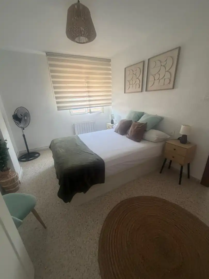 Schlafzimmer von Wohnung zur Miete in Granada mit Abstellraum, Möbliert und Balkon