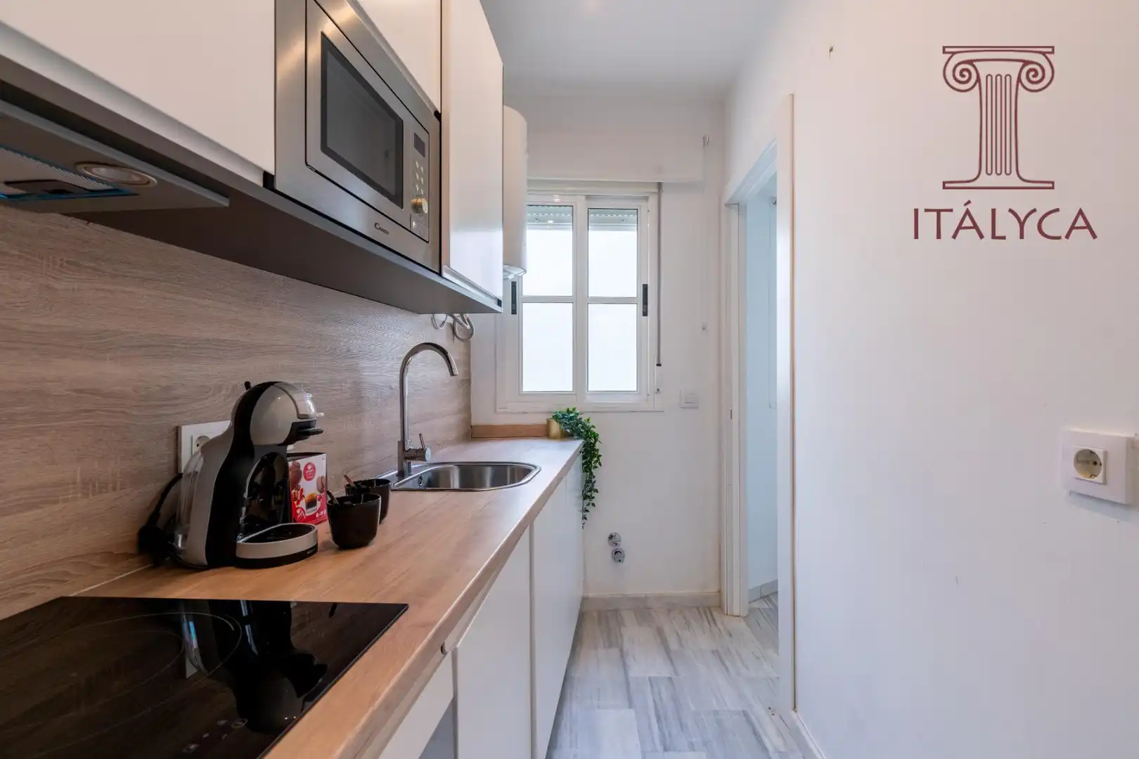 Cocina de Ático en venta en Sevilla con Aire acondicionado, Terraza y Amueblado