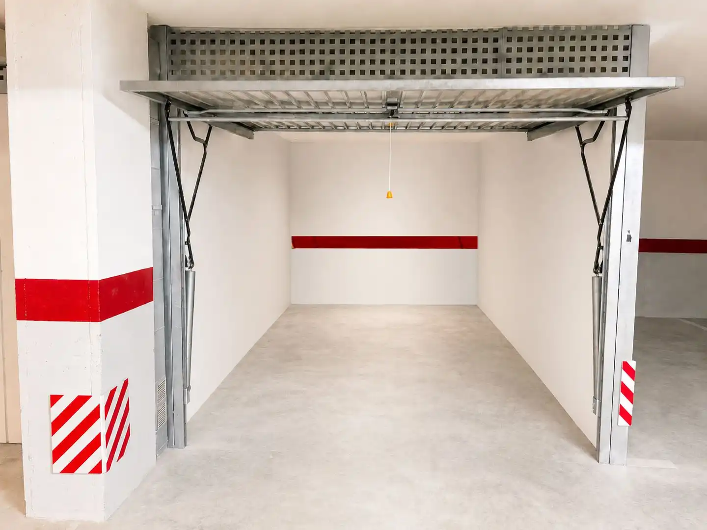 Parkplatz von Garage zum Verkauf in Calpe / Calp