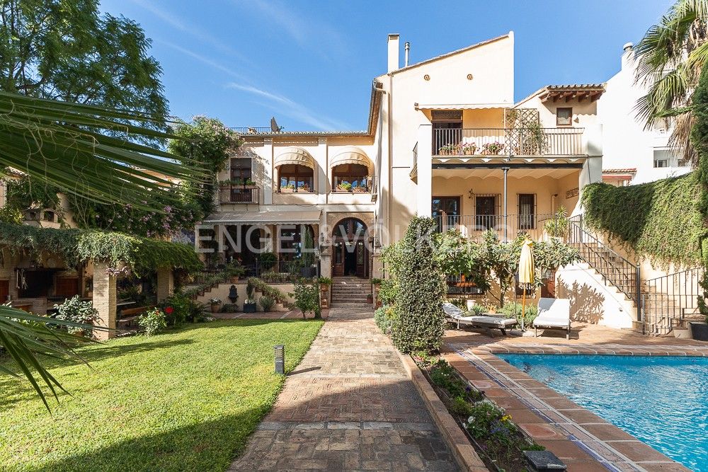 Vista exterior de Casa o xalet de lloguer en Rocafort amb Aire condicionat, Calefacció i Jardí privat