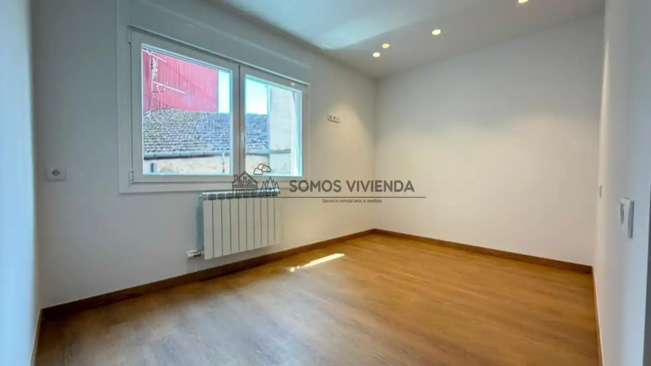 Habitación de Piso en venta en Ourense Capital  con Calefacción