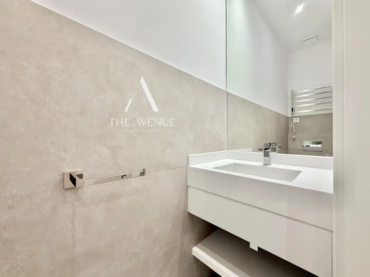 Bathroom of Apartments for sale in Madrid  with Heating