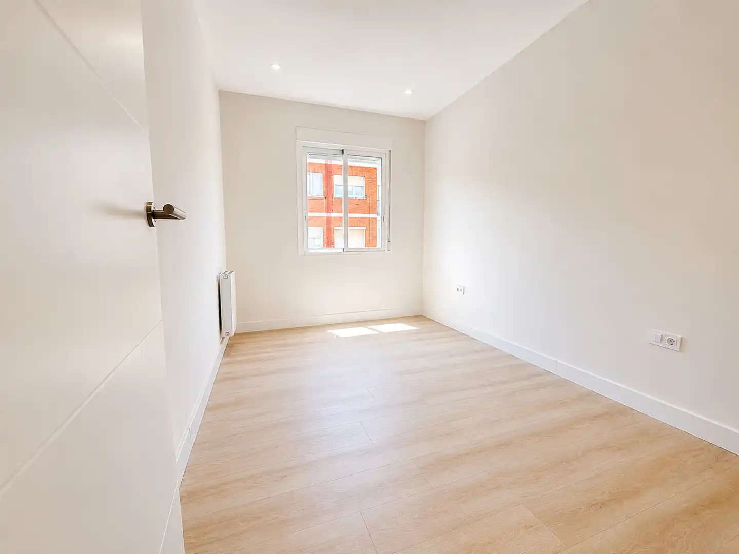 Bedroom of Flat for sale in  Logroño  with Heating, Oven and Washing machine