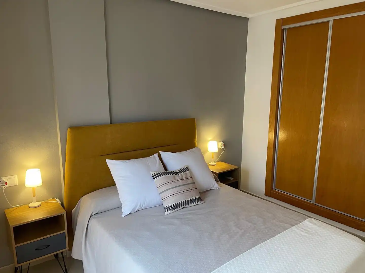 Dormitori de Apartament de lloguer en Torre-Pacheco amb Aire condicionat, Piscina i Moblat
