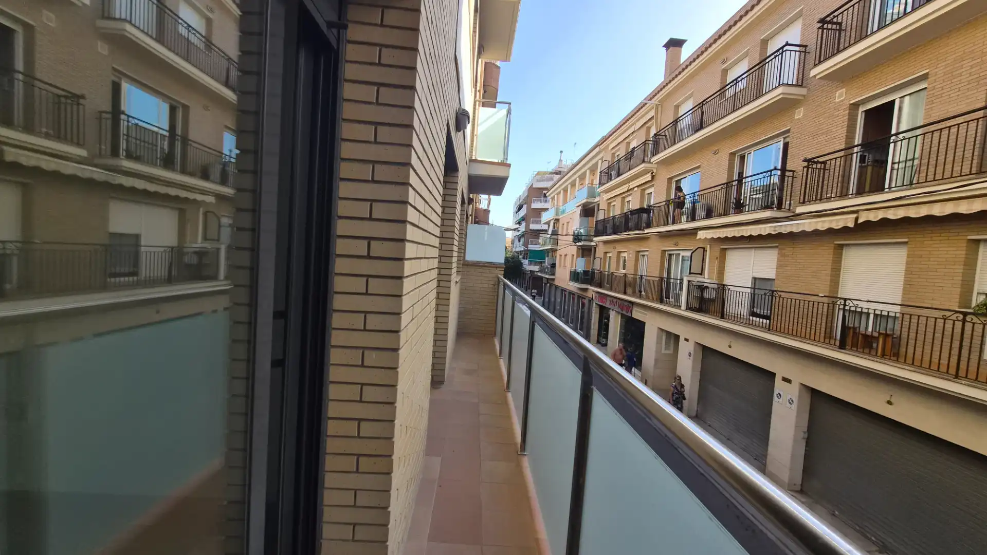 Flat with terrace for sale in Carrer de la Bruguera, imagen 2