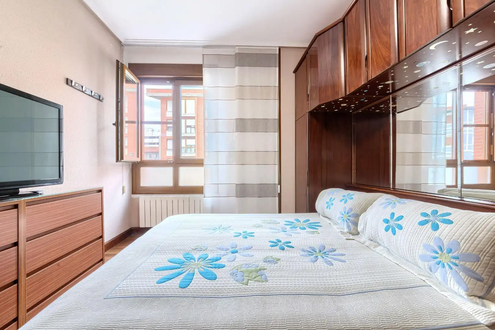 Habitación de Apartamento en venta en Barakaldo  con Calefacción, Trastero y Amueblado