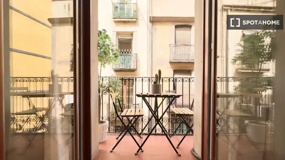 Appartamento con terrazza in affitto a Ciutat Vella, imagen 6