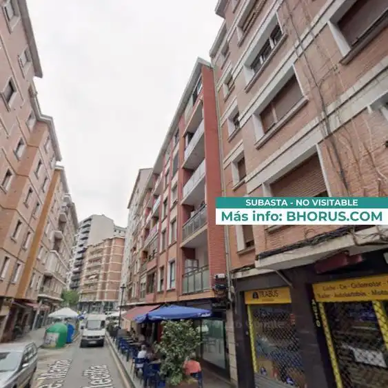 Pis amb ascensor en venda a ALMIRANTE MARTIN DE VALLECILLA 3