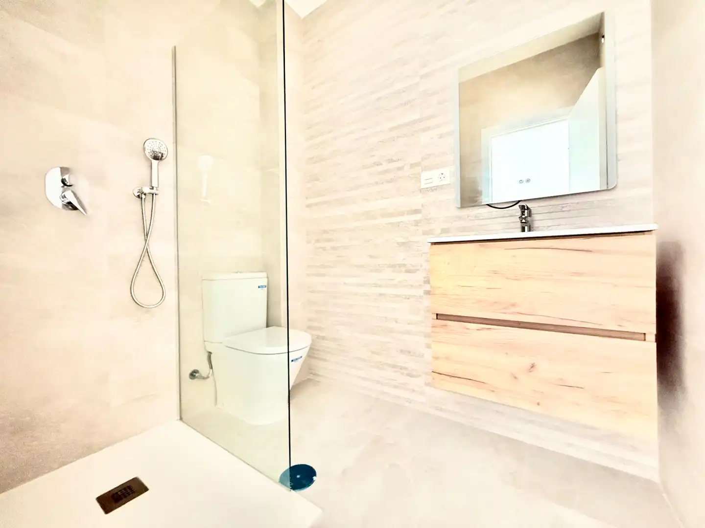 Bathroom of Ground floor for sale in Málaga  with Air Conditioner, Heating and Furnished