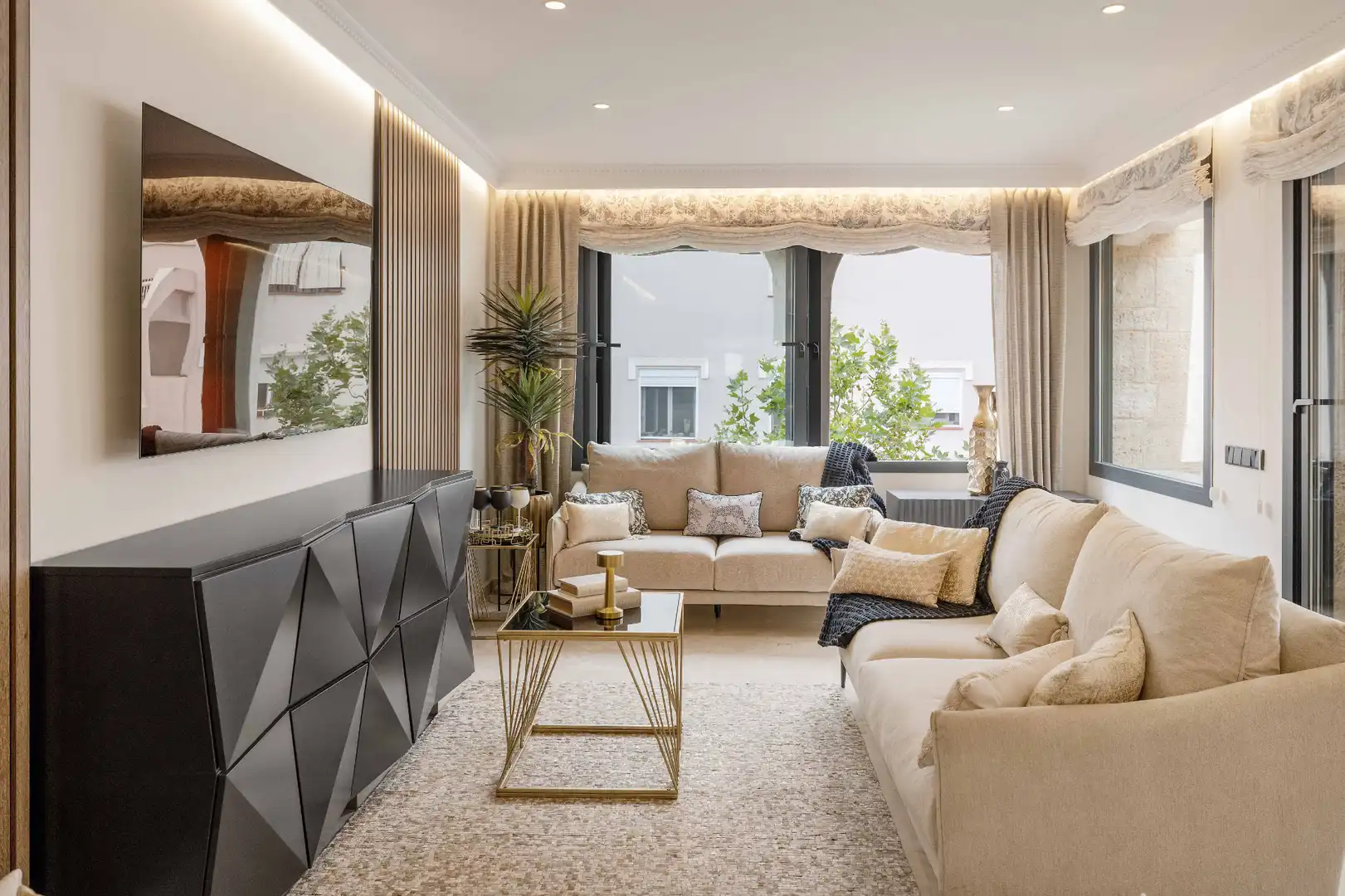 Sala de estar de Ático en venta en Marbella con Aire acondicionado, Calefacción y Terraza