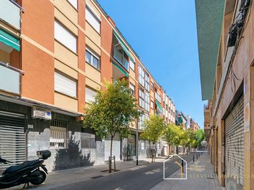 Pis amb balcó en venda a Carrer d'Amílcar