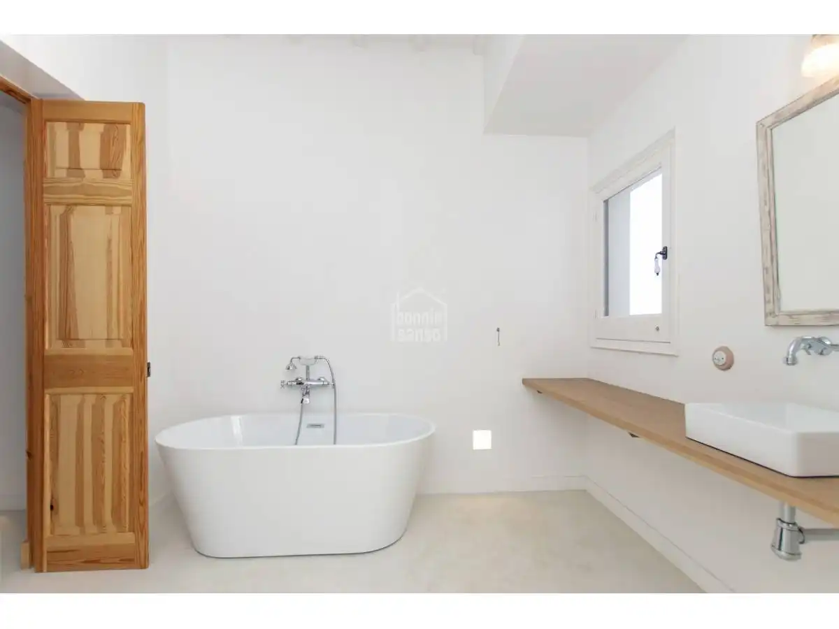 Bany de Casa o xalet en venda en Maó - Mahón amb Calefacció, Terrassa i Moblat