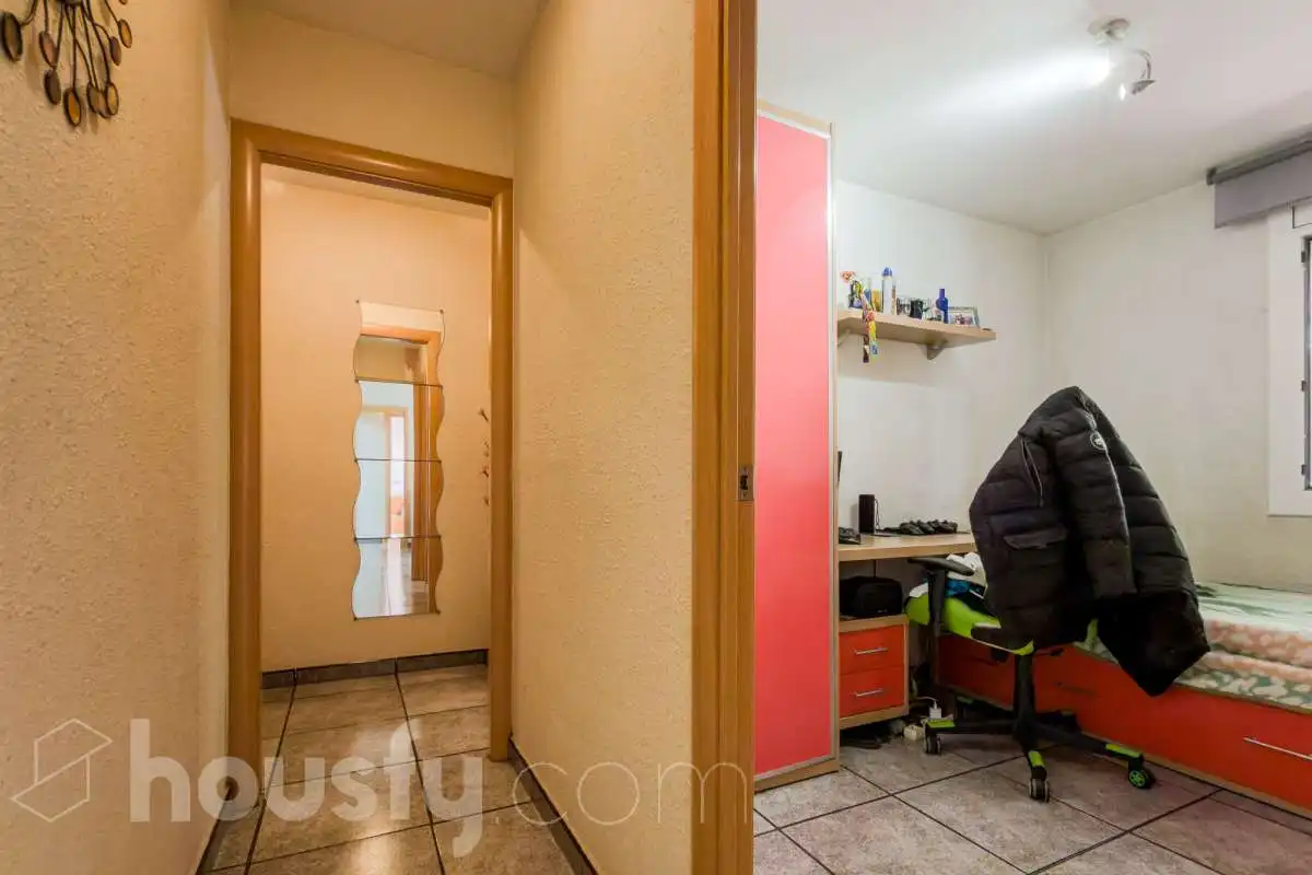 Piso en venta en Sant Adrià de Besòs con Amueblado y Balcón