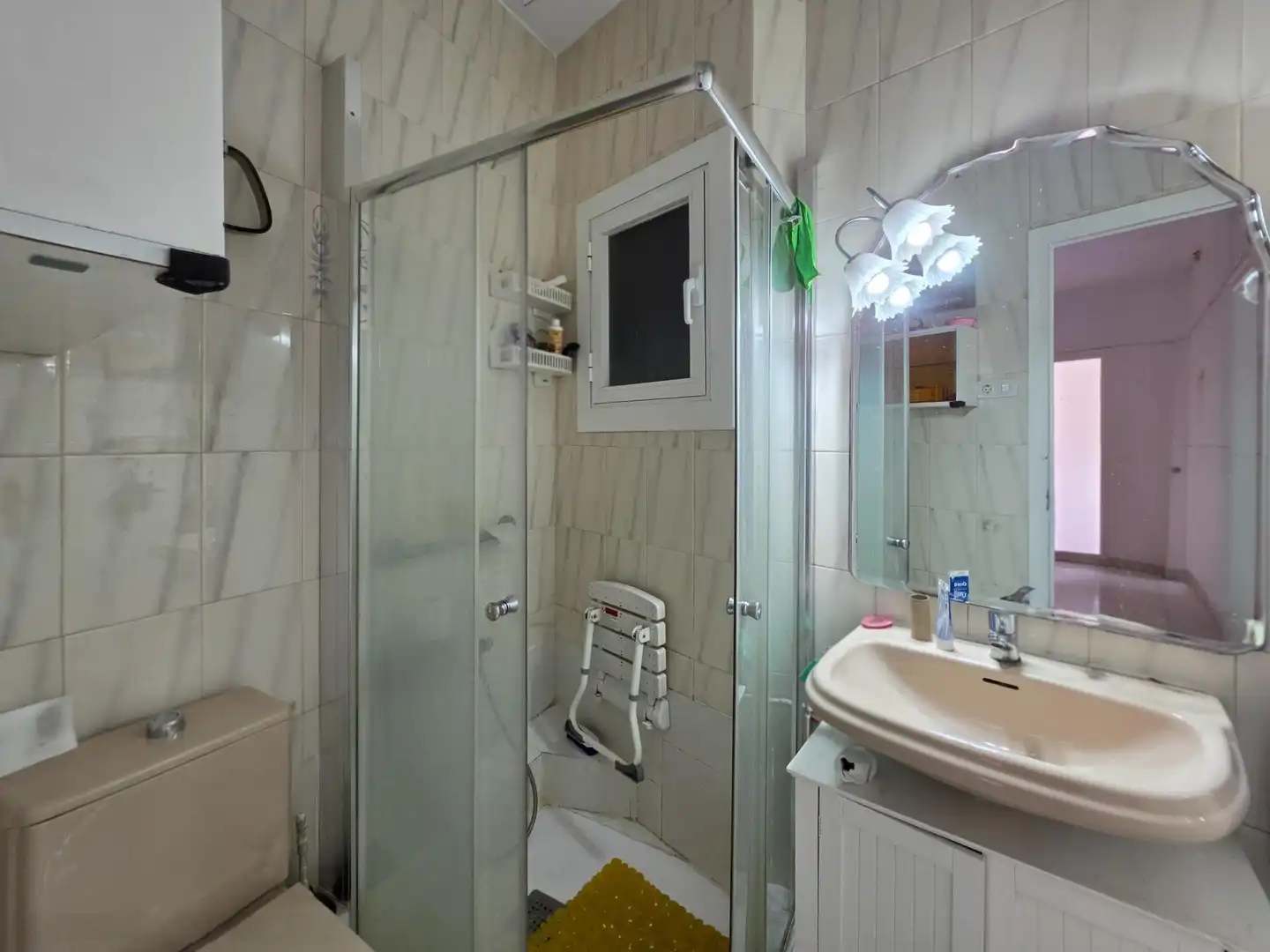 Bathroom of Flat for sale in Lleida  with Air Conditioner, Heating and Storage room