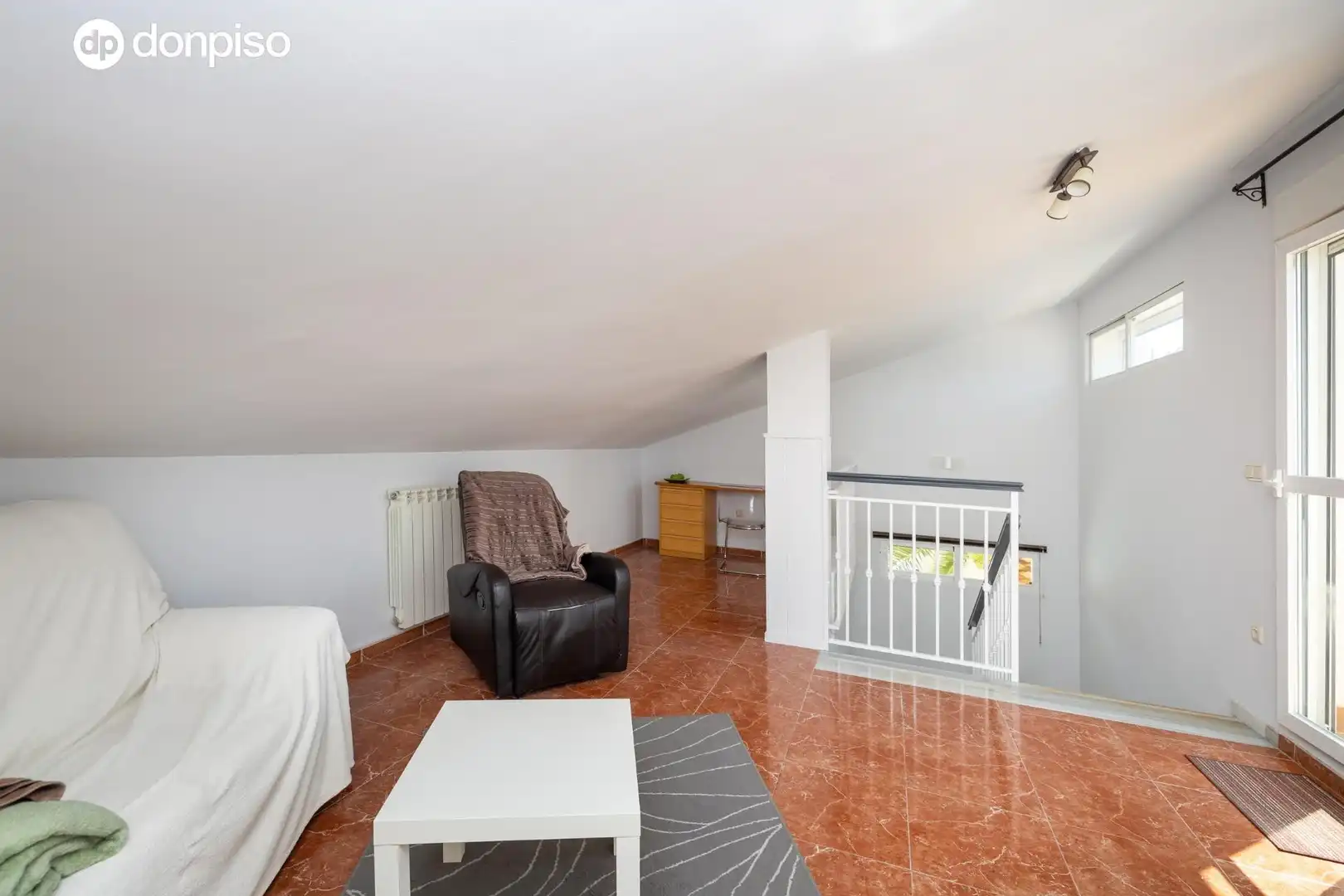 Casa aparellada amb terrassa en venda a MARIA PINET 10, imagen 39