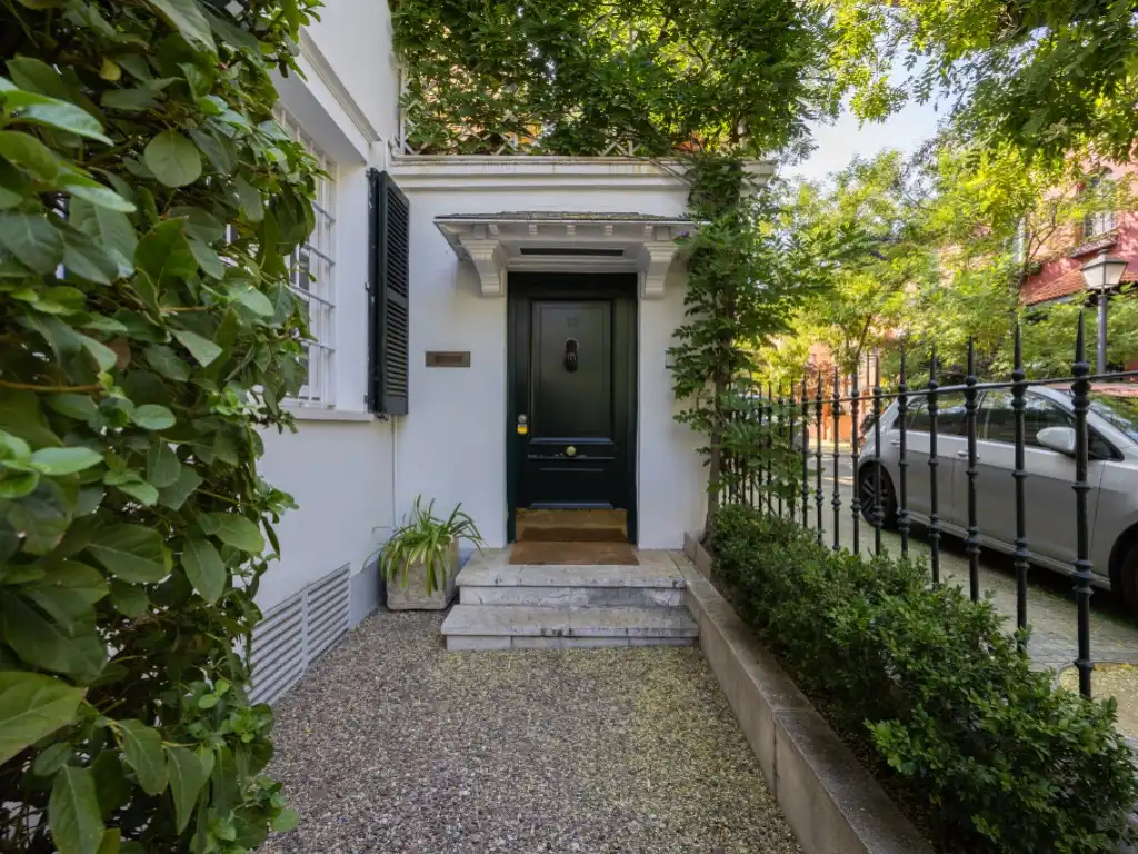 Vista exterior de Casa o chalet en venta en Madrid con Balcón