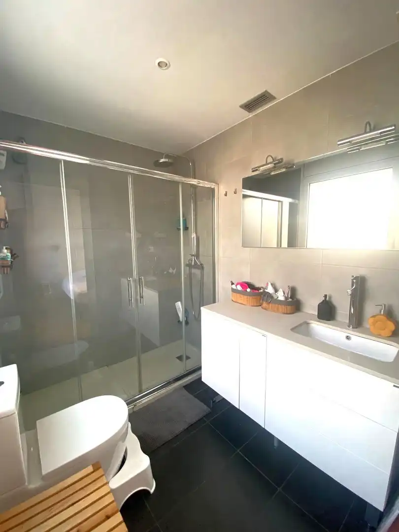 Badezimmer von Haus oder Chalet zum Verkauf in Sant Vicenç de Montalt mit Klimaanlage, Heizung und Privatgarten