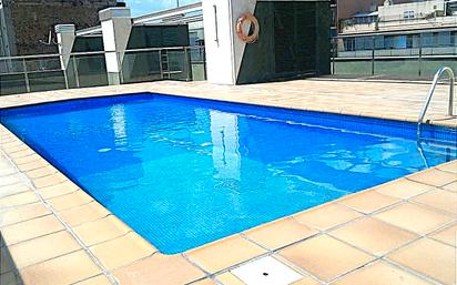 Piscina de Dúplex en venda en Badalona amb Calefacció i Parquet