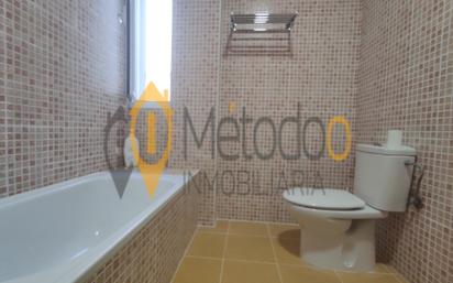 Bathroom of Flat for sale in  Sevilla Capital  with Air Conditioner