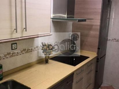 Kitchen of Flat to rent in  Sevilla Capital  with Air Conditioner and Furnished