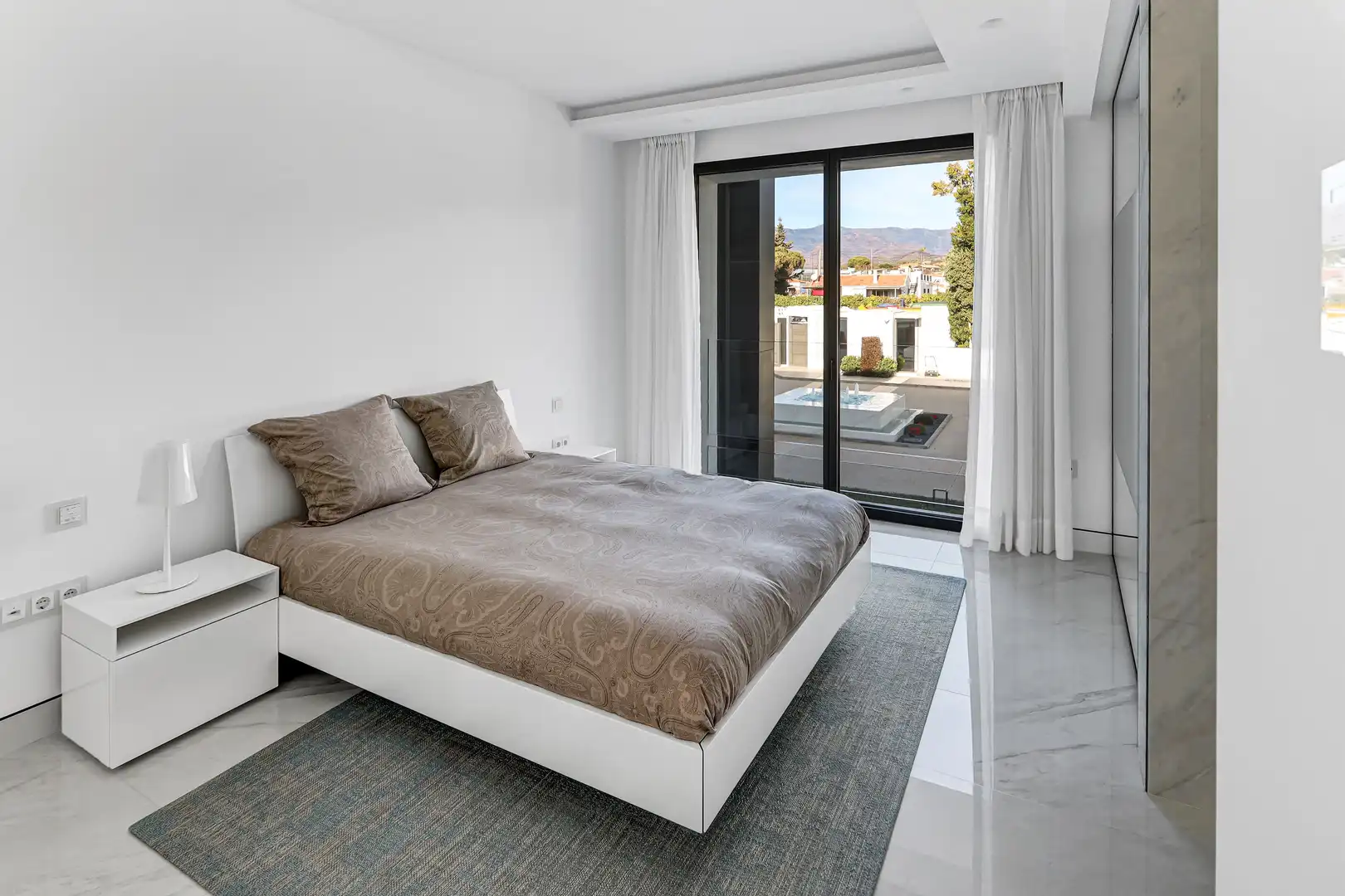 Habitación de Apartamento en venta en Estepona con Aire acondicionado, Calefacción y Parquet