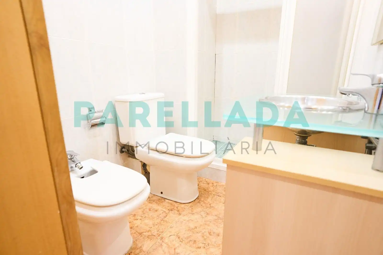 Bathroom of Flat for sale in Badalona