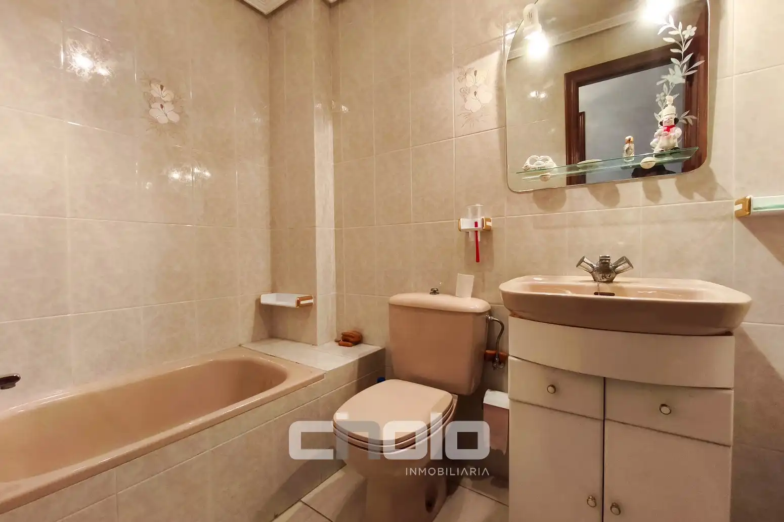 Baño de Piso en venta en Lugo con Calefacción, Trastero y Amueblado