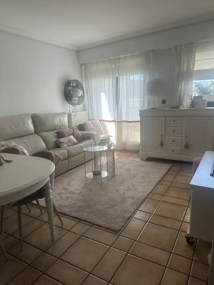 Sala d'estar de Pis en venda en Irun  amb Aire condicionat