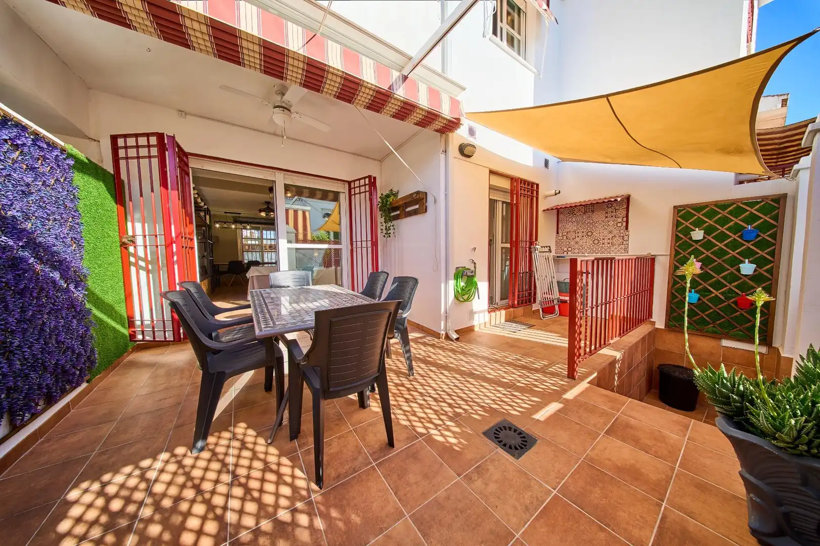 Terrassa de Casa adosada en venda en Ogíjares amb Calefacció, Jardí privat i Parquet
