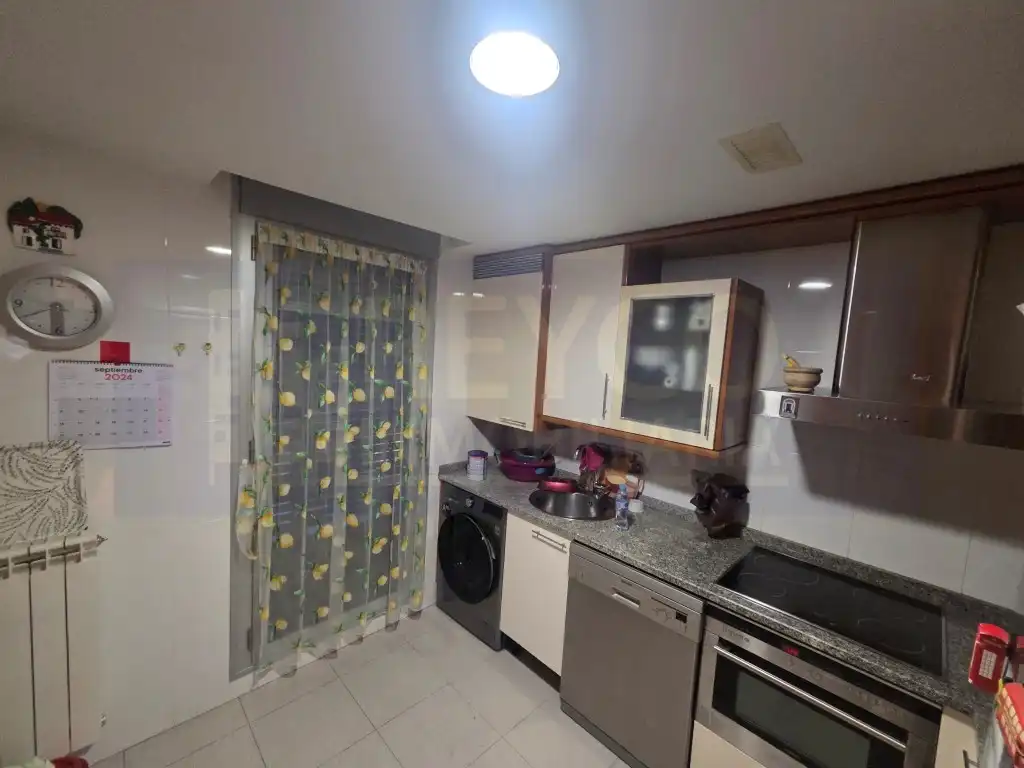 Cocina de Piso en venta en  Logroño con Piscina