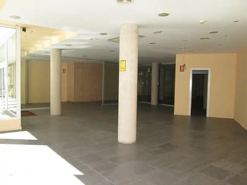 Local comercial de lloguer a Sant Julià, imagen 5