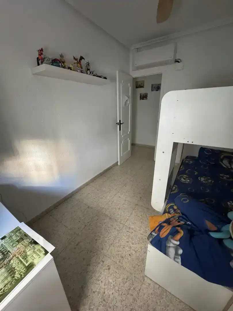 Dormitori de Pis en venda en Jaén amb Aire condicionat i Balcó