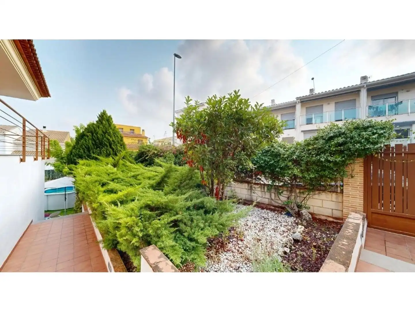 Vista exterior de Casa o xalet en venda en El Palomar amb Aire condicionat, Calefacció i Jardí privat