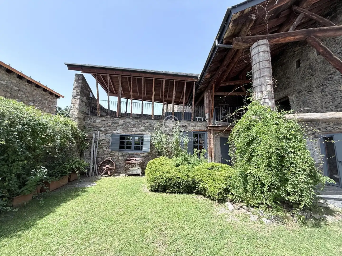 Vista exterior de Finca rústica en venda en Guils de Cerdanya amb Jardí privat i Traster