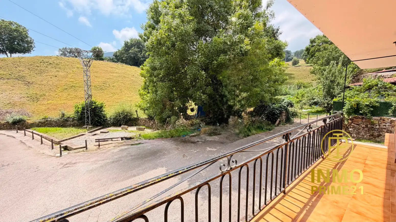 Terraza de Casa o chalet en venta en Corvera de Toranzo con Parquet y Balcón