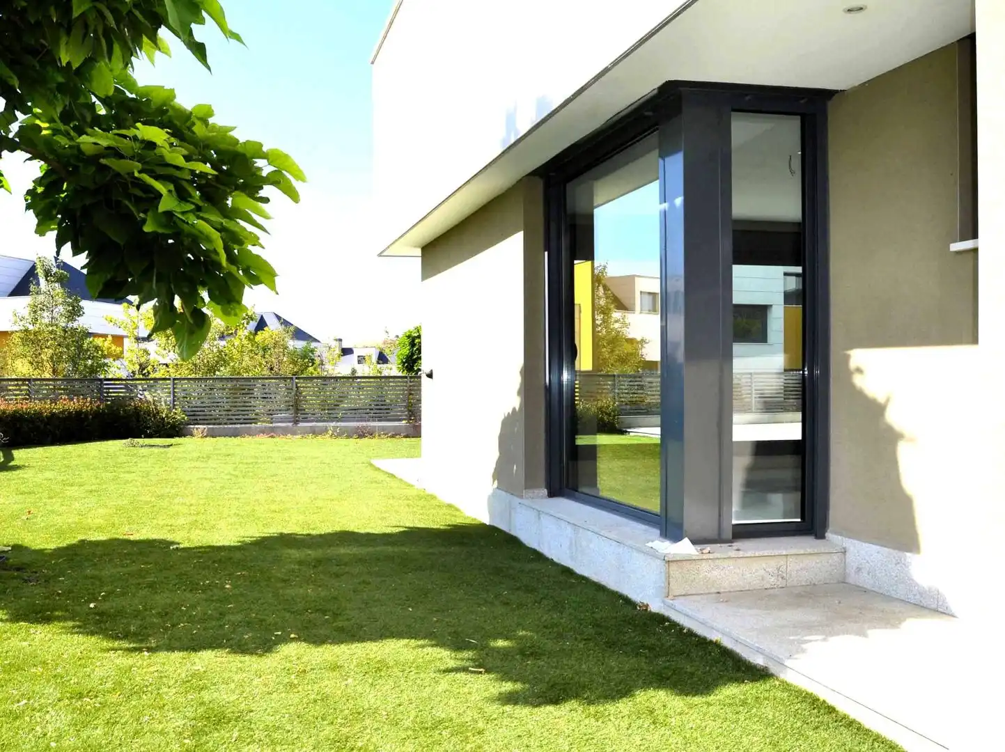 5 hab, 350m² en Encinar de los Reyes, La Moraleja - Image 3