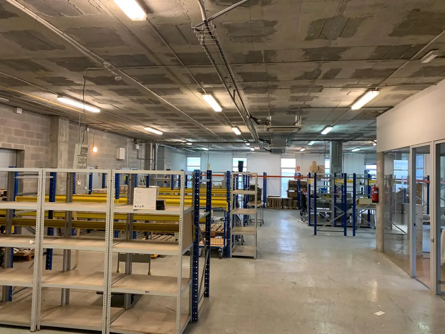 Nau industrial amb ascensor en venda a Passatge de Montserrat Isern, imagen 17