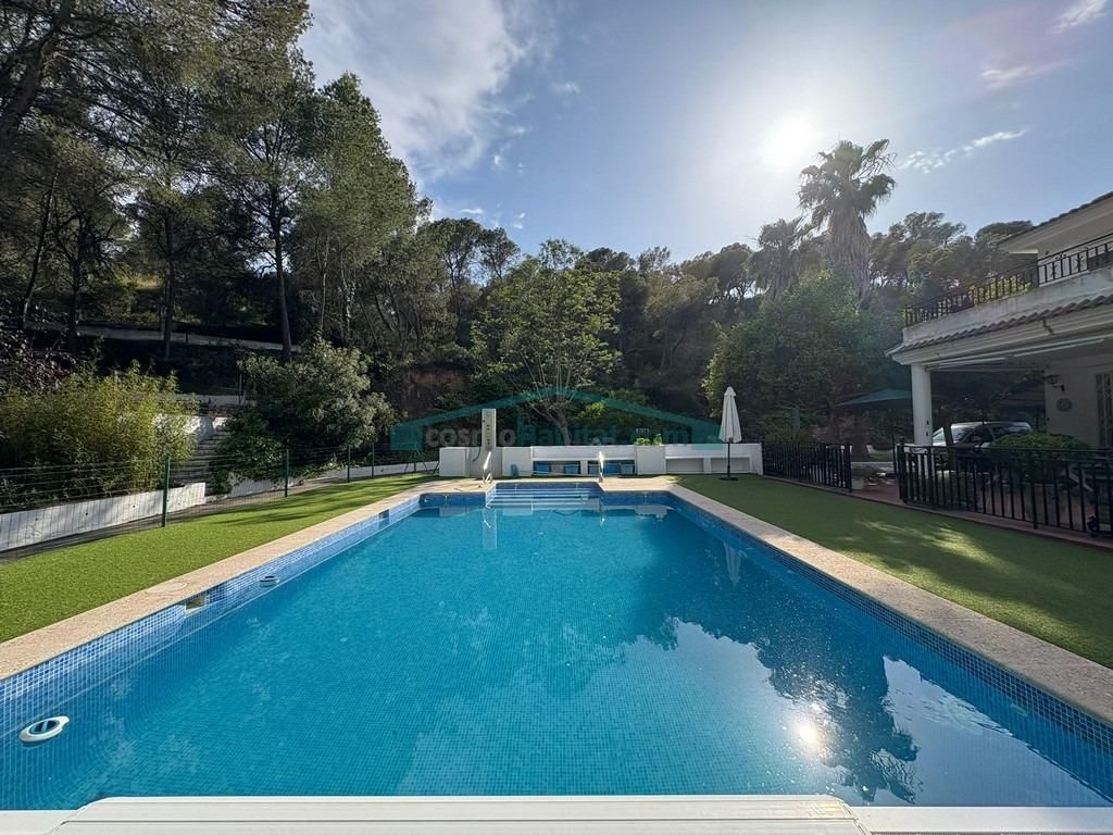 Piscina de Casa o xalet en venda en Gilet amb Aire condicionat, Calefacció i Jardí privat