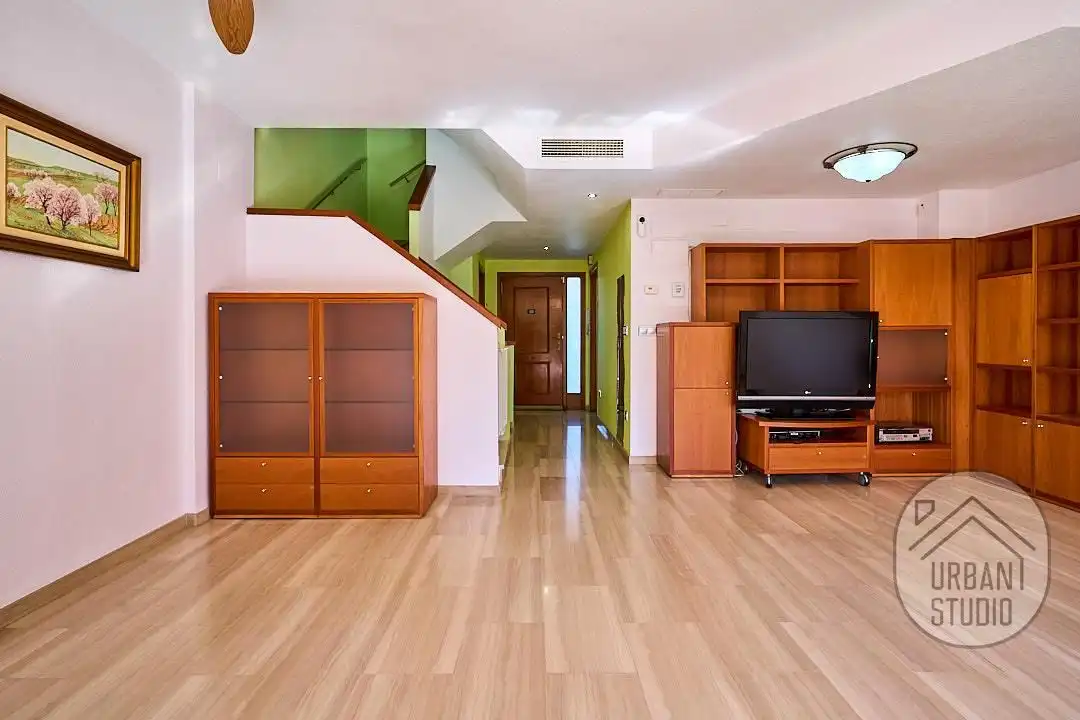 Sala d'estar de Casa o xalet en venda en Alicante / Alacant amb Aire condicionat, Calefacció i Terrassa