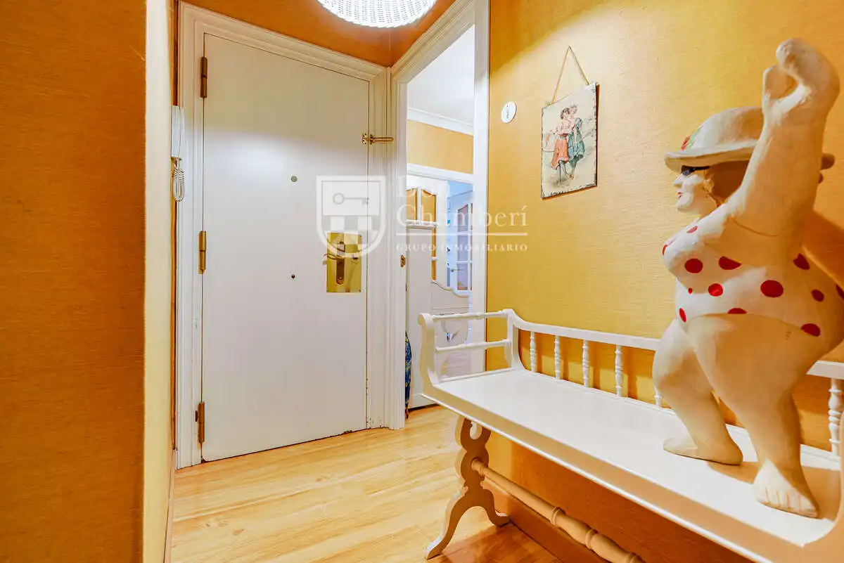 Wohnung zum Verkauf in Madrid mit Klimaanlage, Heizung und Möbliert