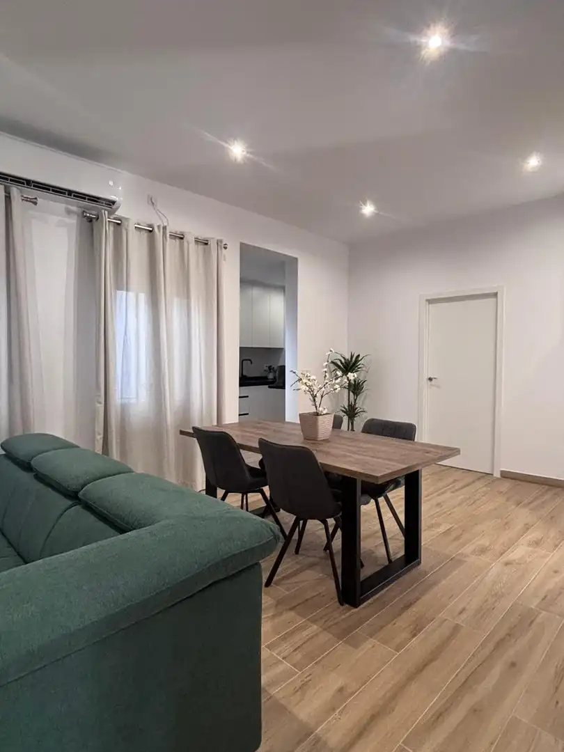 Esszimmer von Wohnung zur Miete in Granada mit Klimaanlage, Möbliert und Balkon
