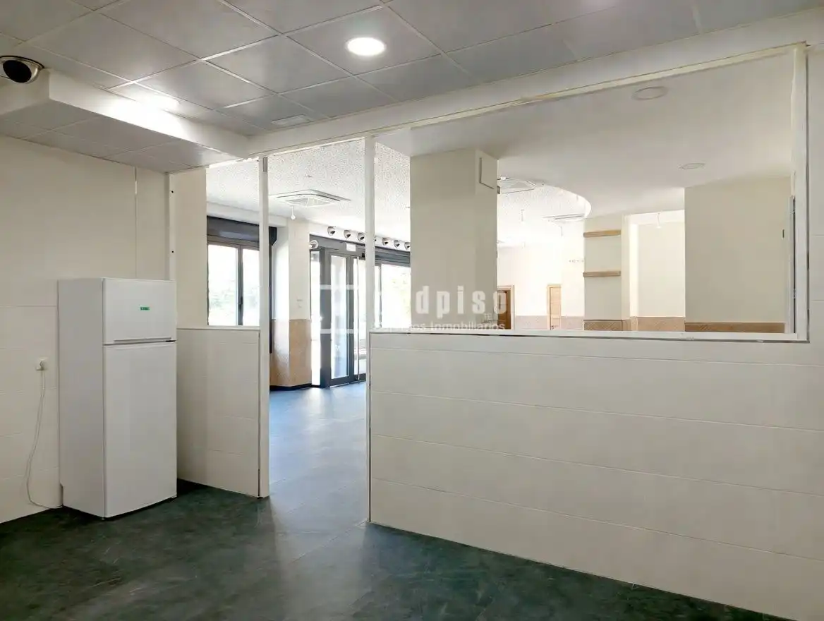 Locale commerciale in affitto a Tejares, imagen 19