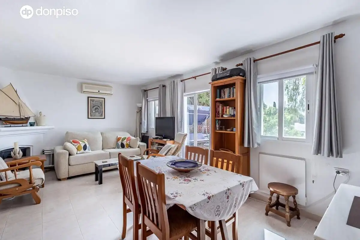 Sala d'estar de Casa o xalet en venda en Almuñécar amb Terrassa