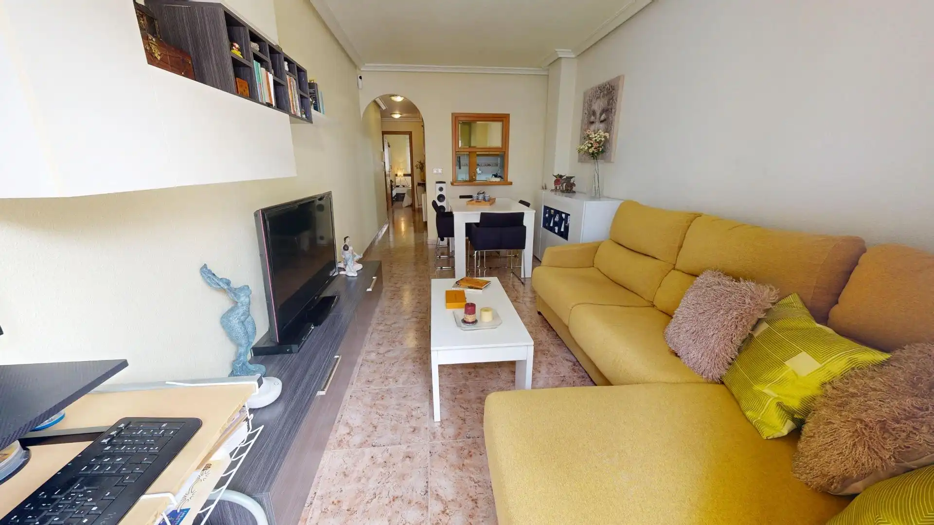 Sala d'estar de Apartament en venda en Torrevieja amb Aire condicionat, Calefacció i Moblat