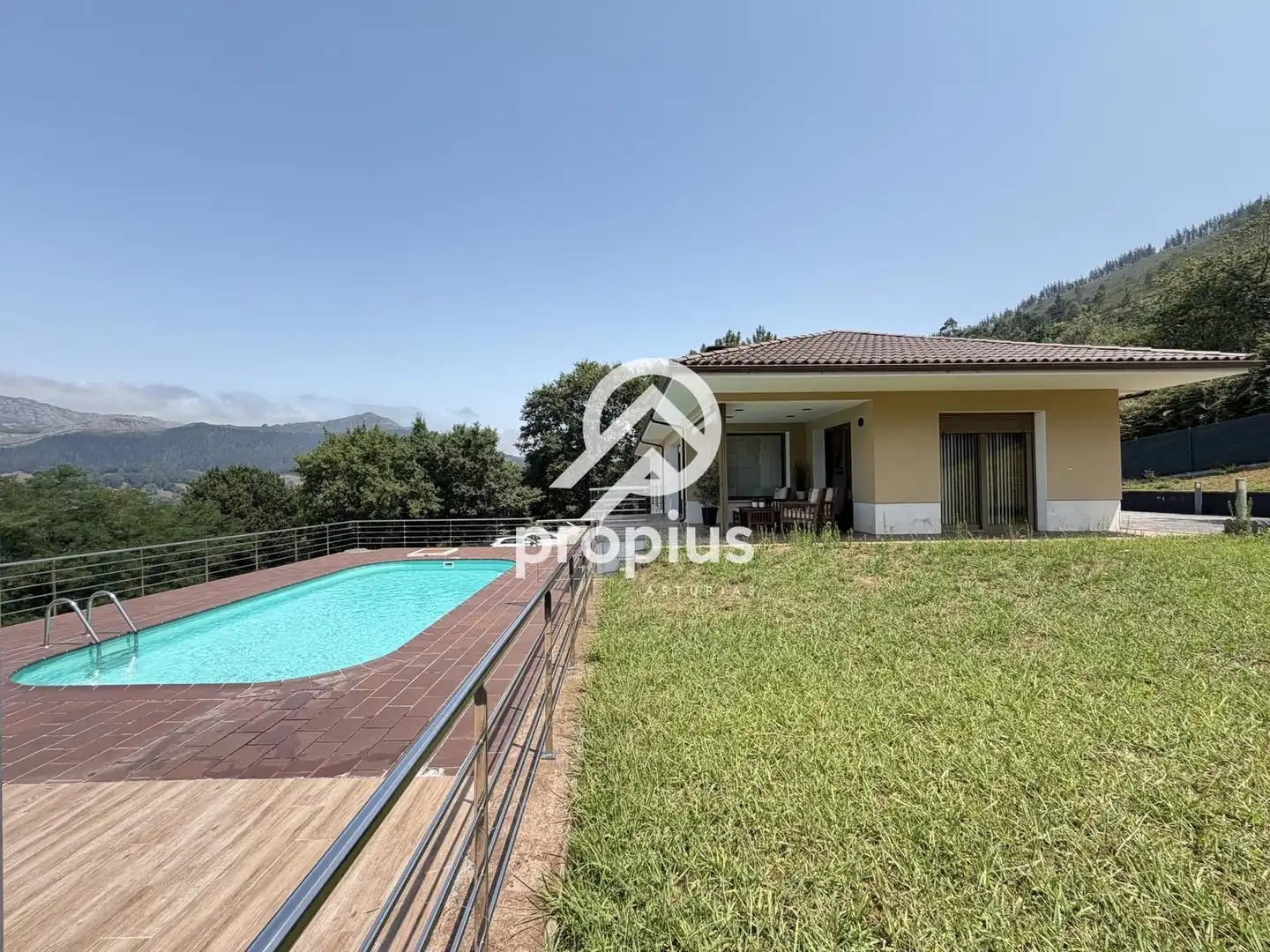 Vista exterior de Casa o chalet en venta en Cangas de Onís con Calefacción, Terraza y Trastero