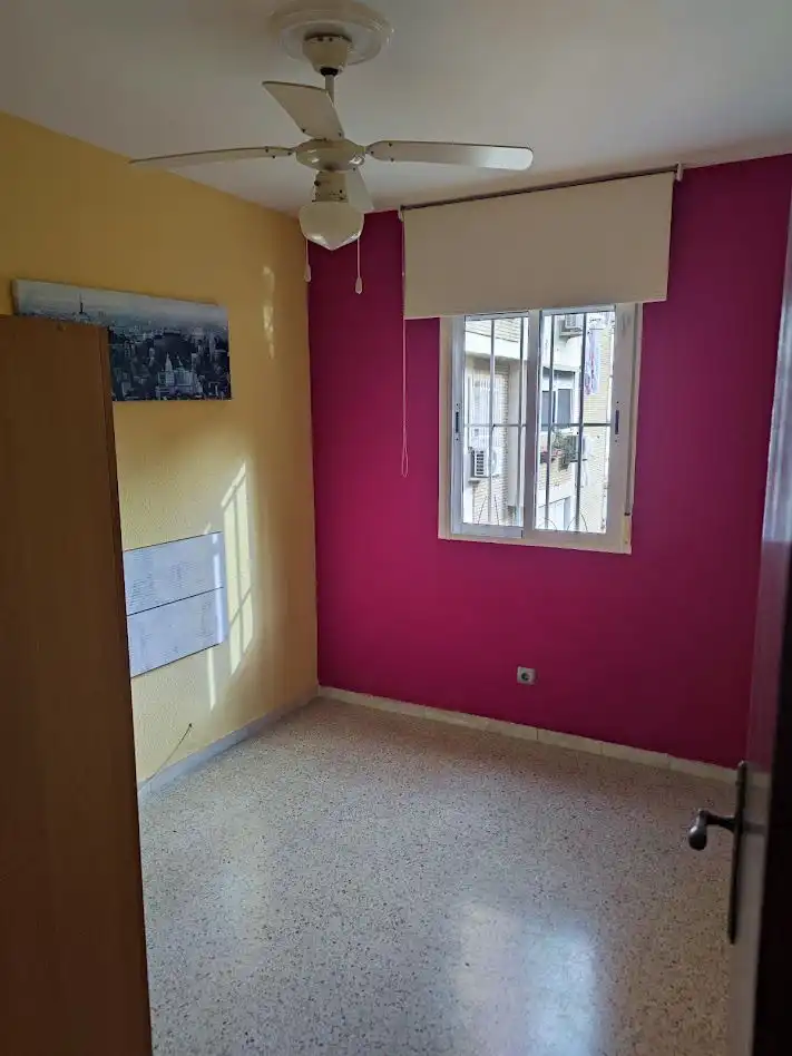 Bedroom of Flat for sale in Sevilla  with Air Conditioner and Storage room