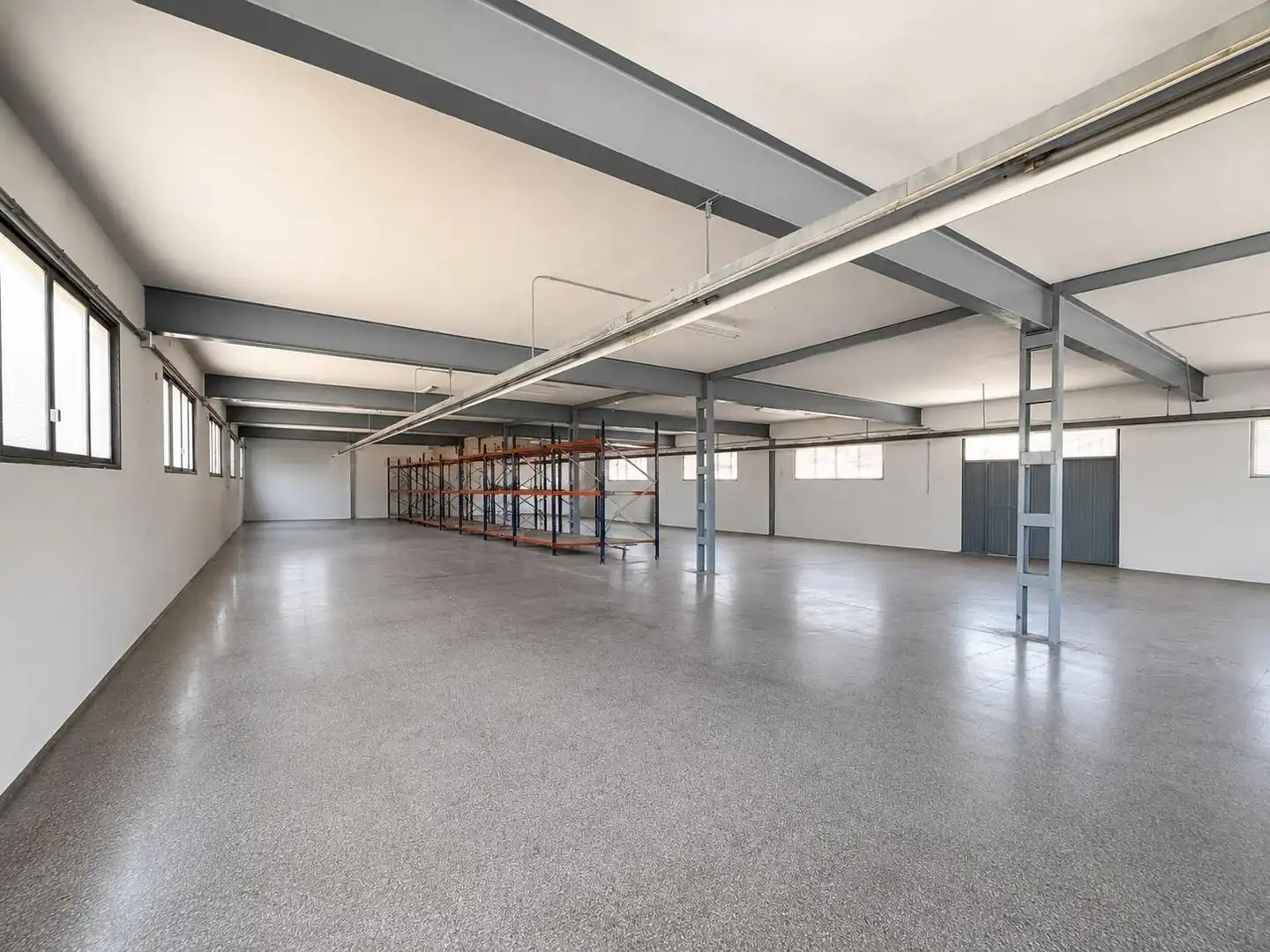 Nau industrial en venda en Almansa
