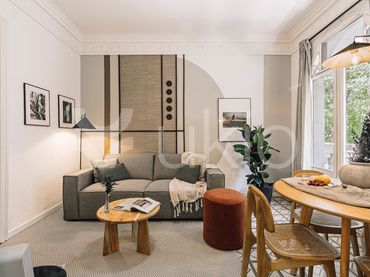 Appartement compact avec balcon à louer à Carrer de Viladomat