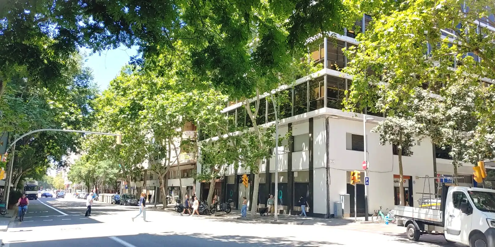 Vista exterior de Estudio de alquiler en Barcelona con Calefacción, Amueblado y Lavadora