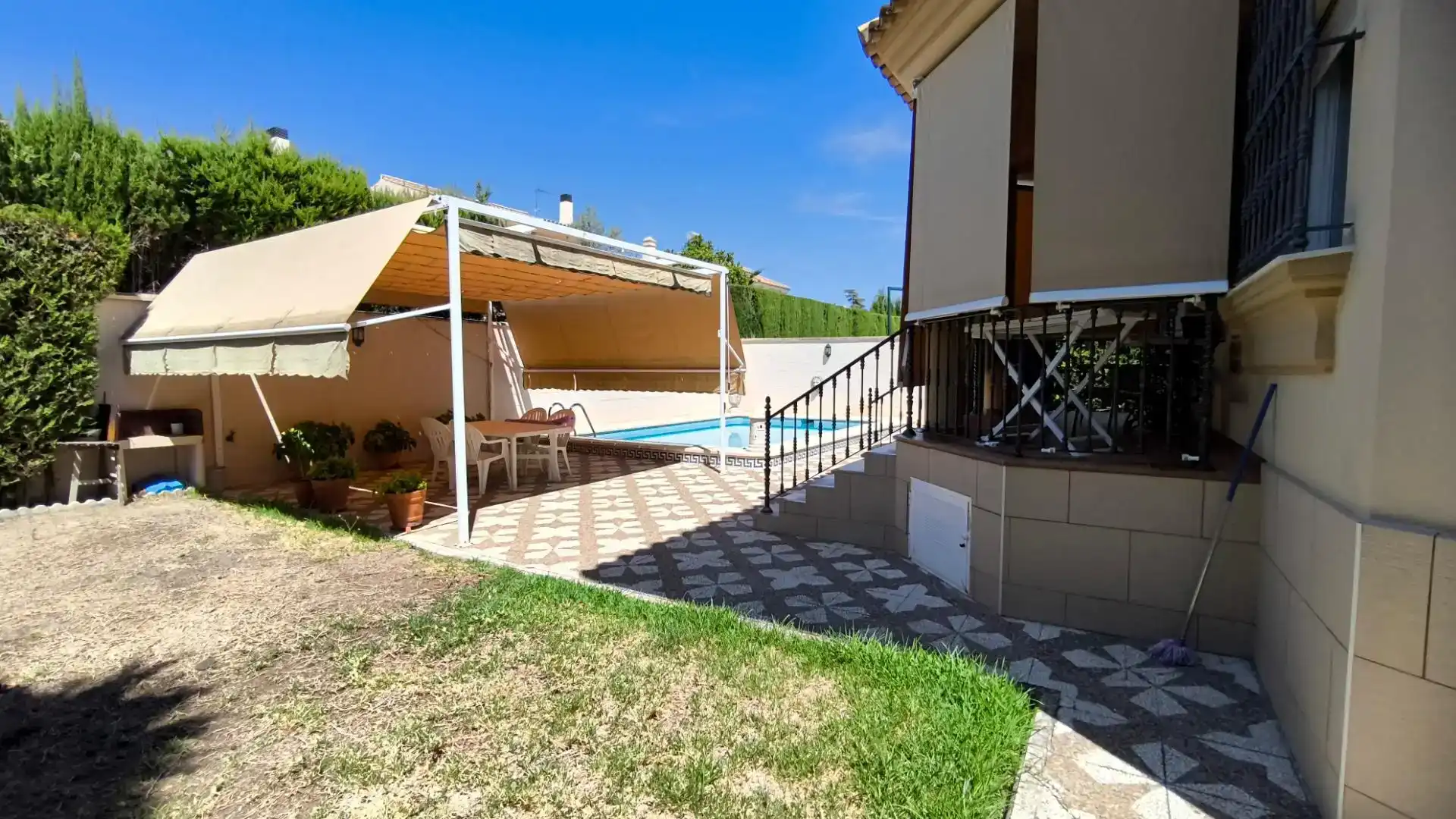 Terrassa de Casa o xalet en venda en Valencina de la Concepción amb Piscina